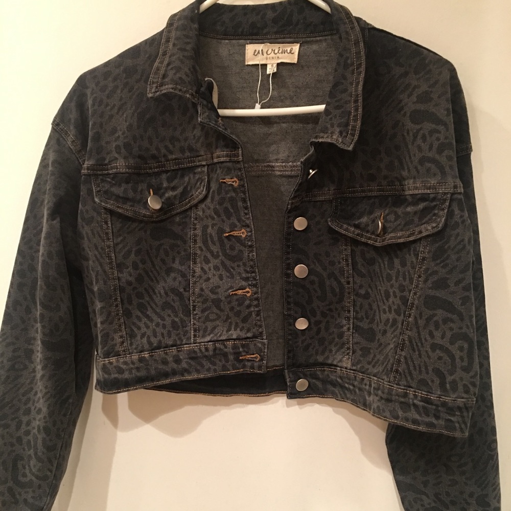 NWOT Cropped Denim jacket